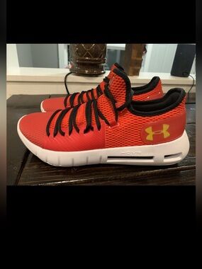 Men’s Size 9.5 Under Armour HOVR Havoc Low Maryland Terps PE Basketball Shoes